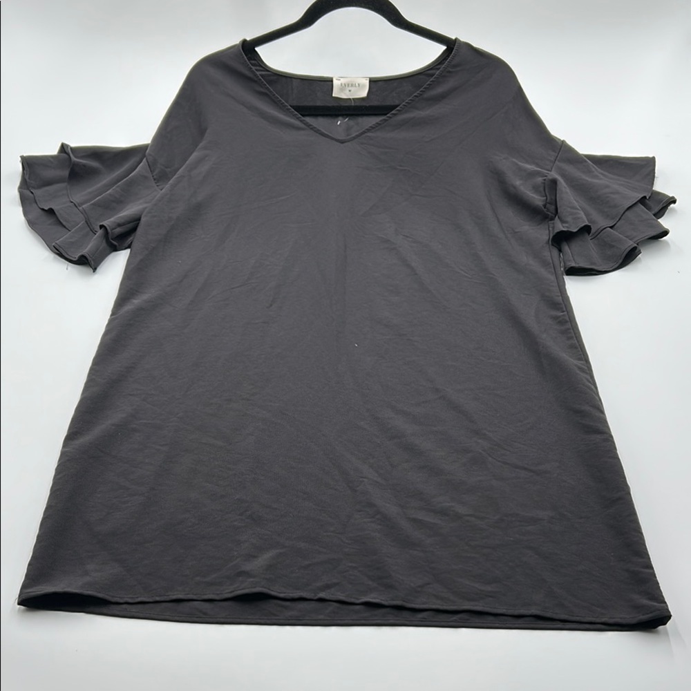 Everly Ruffle Short Sleeve Blouse Women's Small Dark Gray V Neck Casual